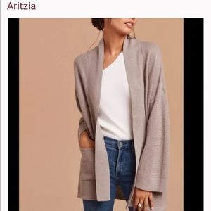 Wilfred “Copernic” cardigan. Brown.